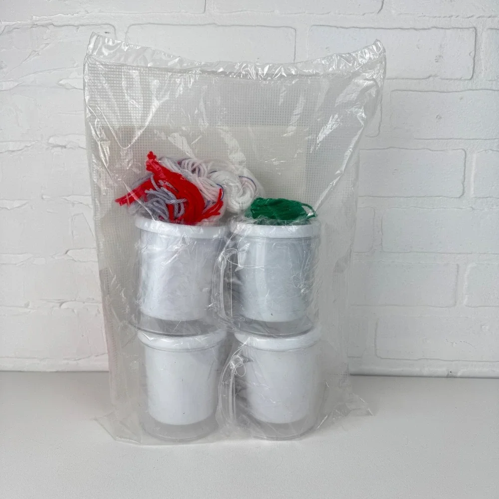 VTG Mary Maxim Christmas Needlepoint Kit #7008 Set of 4 Mugs Santa Ho Ho New